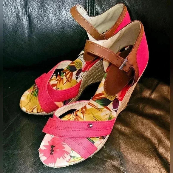 Tommy Hilfiger y2k Floral  Coral Wedge Platform Strap Heel Sz 7 US 38 EU - Picture 2 of 9
